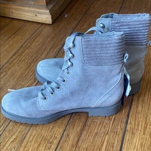 Splendid Gray Combat Boots with Rugged Sole